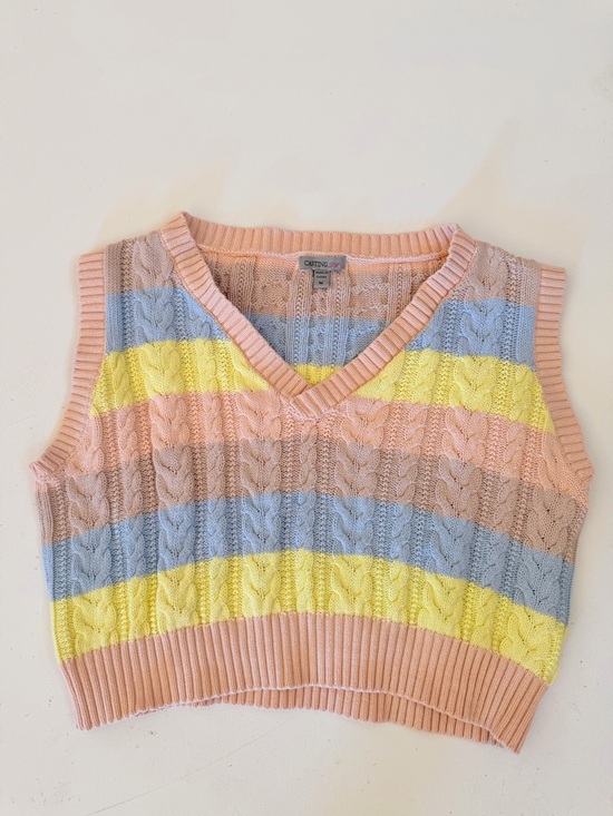 Sweaters - Pastel stripe cable knit vest sweater